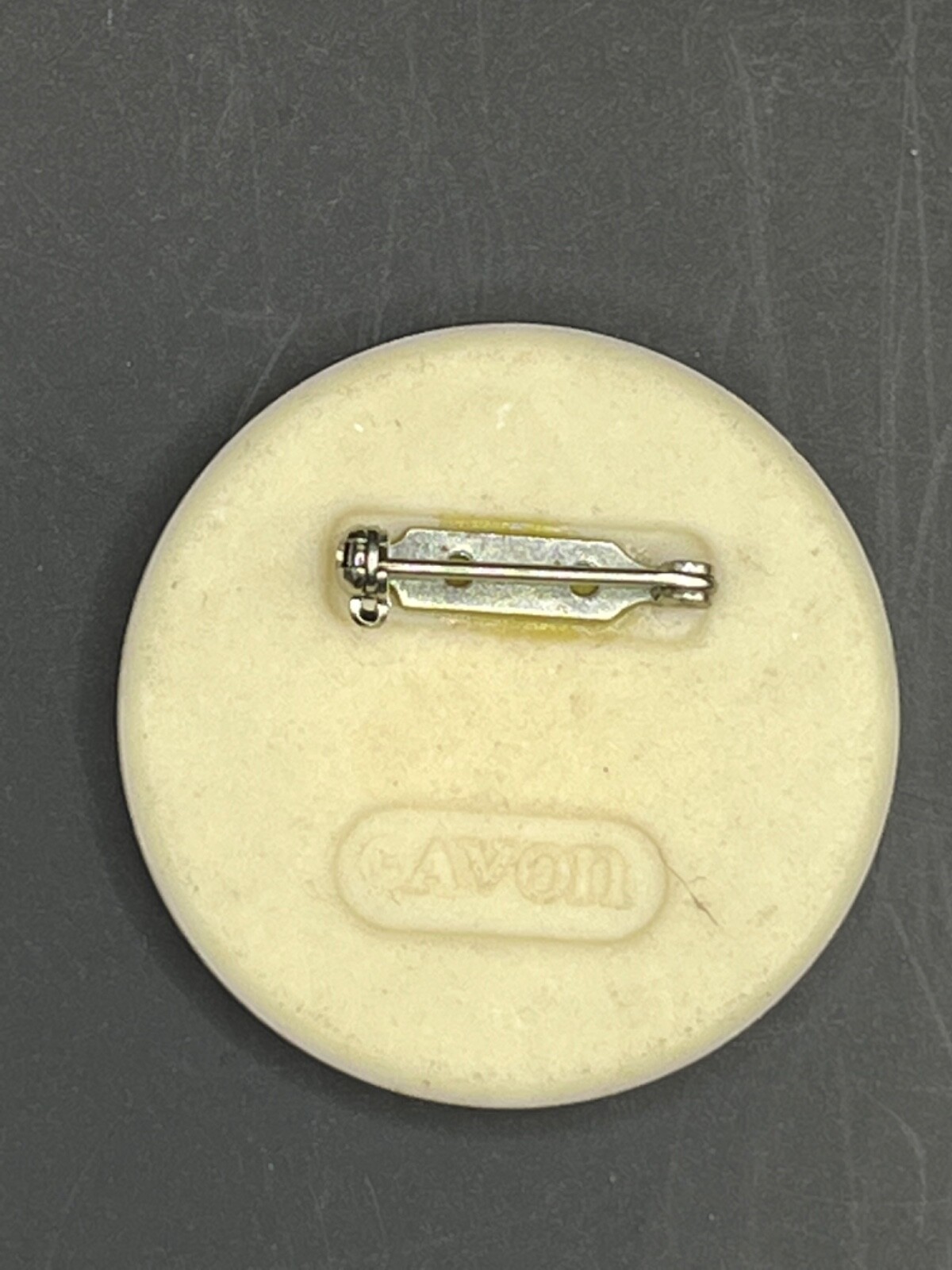 VTG AVON porcelain Brooch Flowers Off-White Pink Blue Floral Round Circle Signed thumbnail 4