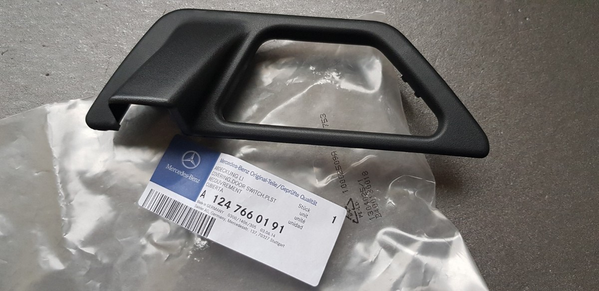 Mercedes W124 door handle frame without electrically adjustable LH