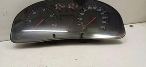 VW PASSAT B5 3B2 Kombiinstrument 0008920024 3B1919880C 1.90 Diesel 34895198