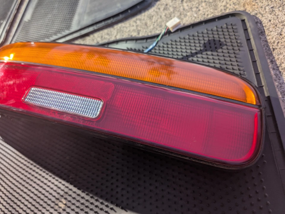 Conjunto de luz trasera izquierda para conductor Lexus SC300 SC400 92-94 OEM Foto 3 de 4