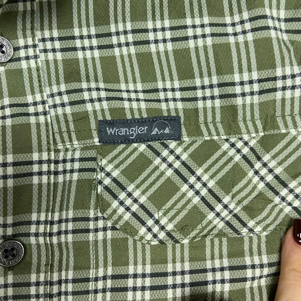Wrangler Shirt Outdoor Checked Patterned Long Sleeve Shirt Men's M - Image 3 of 4