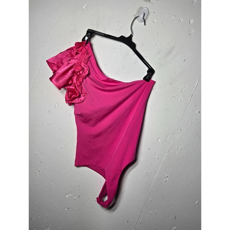 Indie Collection XOXO Women Pink Ruffled One Shoulder Bodysuit Size Small Barbie - Image 3 of 4
