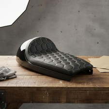 Siège pare choc moto design rétro vintage construction robuste