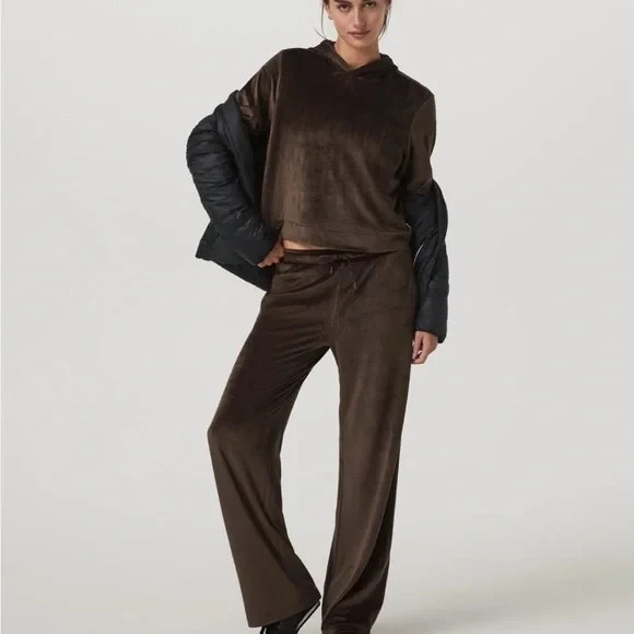 Vuori - Haven Pants - Size S - Dark Java - EUC - image 1