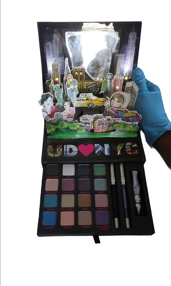 Urban Decay Loves NYC Book of Shadows Vol III. Discontinued. - Image 2 of 4