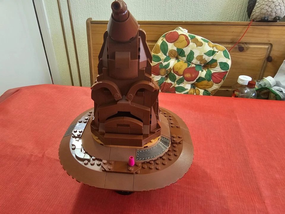 LEGO Harry Potter 76429 Talking Sorting Hat, photo 2 of 5