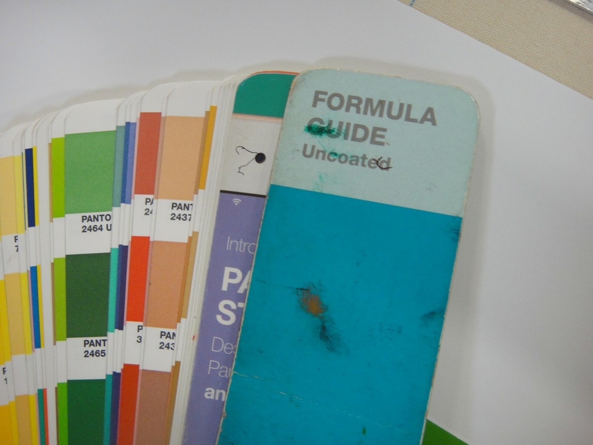 未開封PANTONE THE PLUS SERIESE FORMULAGUIDE Pantone Formula Guide Set | Coated & Uncoated
