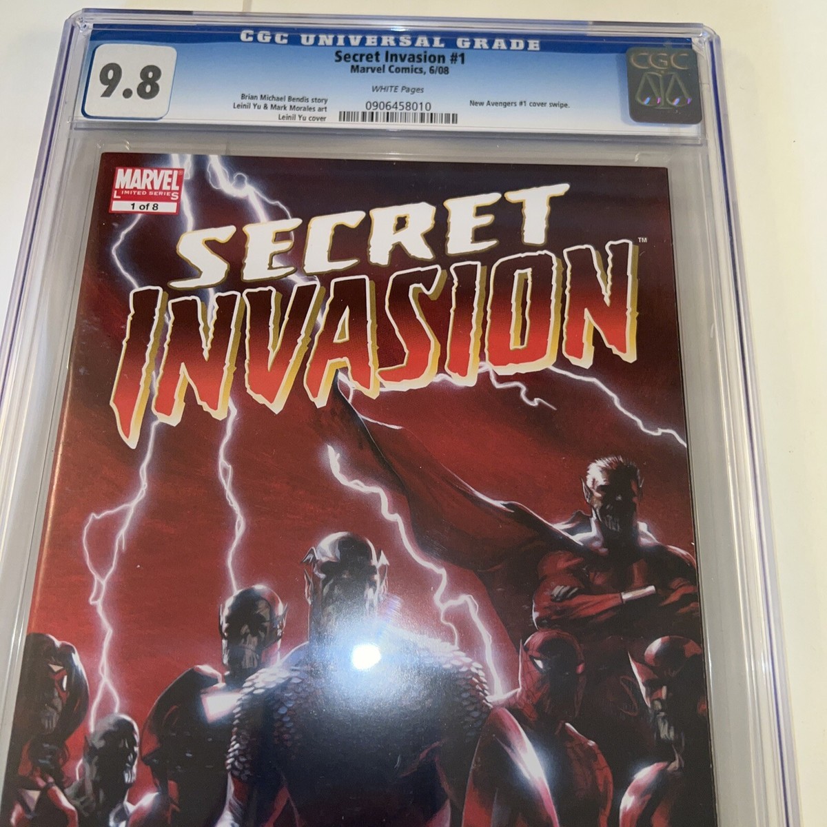 SECRET INVASION #1 Marvel comics￼, 6/08 CGC 9.8 W/P New Avengers