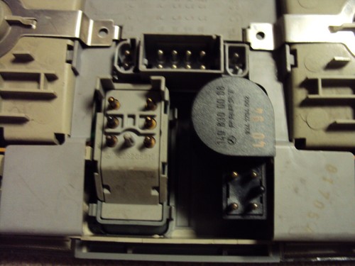 95 Mercedes S500 W140 Interior Dome Light 1408200001 - Picture 3 of 11