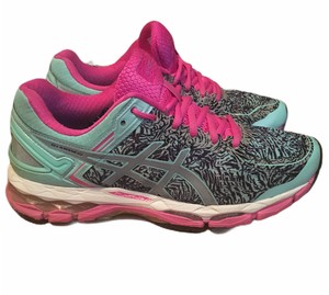 reflective running shoes