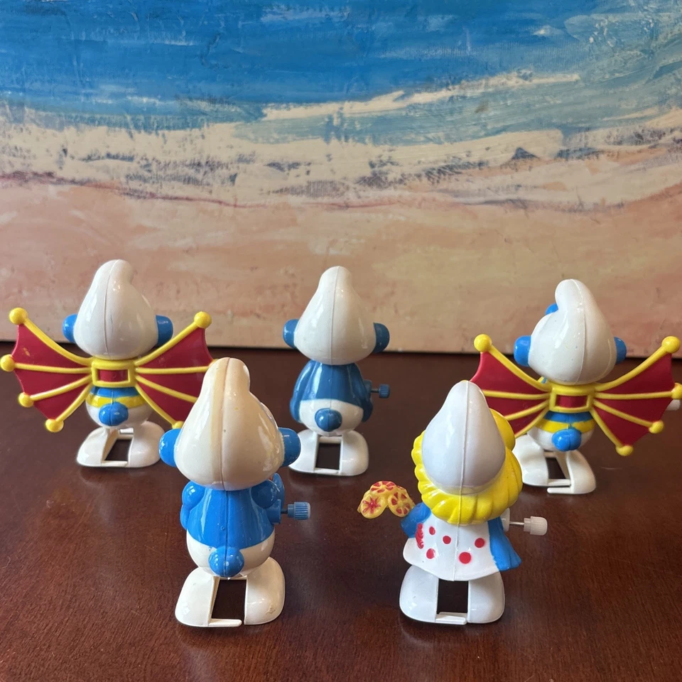 Vintage 1982 Smurfs Wind Up Toy Lot Walking Figures Smurfette Flying Smurf - Image 3 of 4