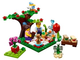 LEGO: Iconic - Romantic Valentine Picnic (40236) [126 Pieces] *RETIRED*