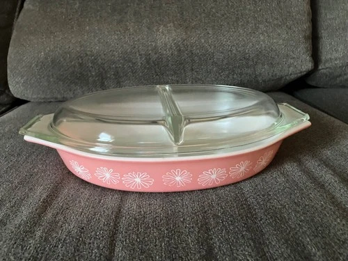 Vintage PYREX Pink Daisy Oval Divided Casserole Dish with Lid   1.5 QUART