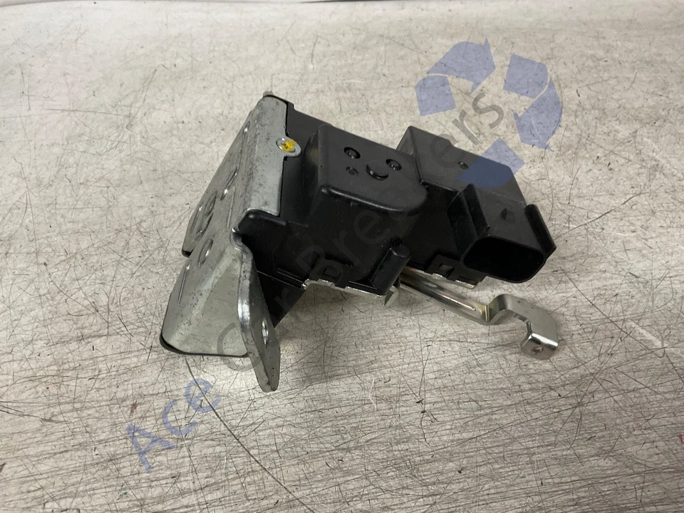 Hyundai i10 IA Mk2 13-16 Boot Lock - Image 3 of 4