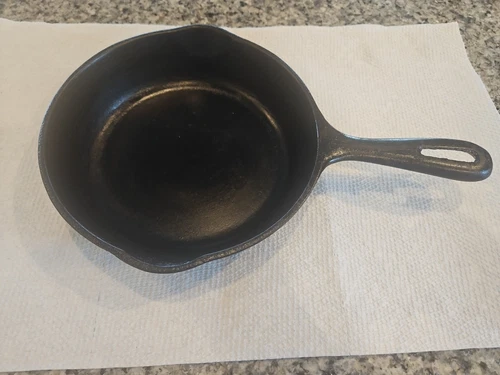 Vintage Griswold Cast Iron Skillet  7 In. A