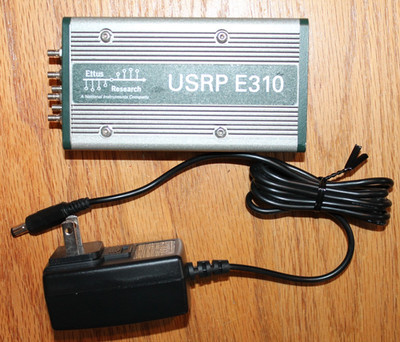 WORKS NI Ettus Research USRP E310 SDR, 2x2 MIMO, 70 MHz - 6 GHz up to 61.44 MSPS