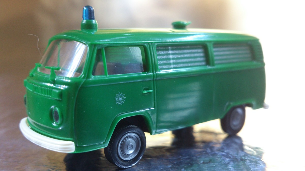 Modèle Réduit Volkswagen T2 Bus OBB - Brekina échelle HO 1/87 - Orange - Occasion Excellent état