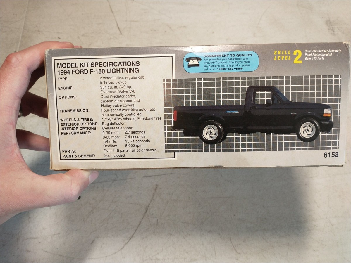 AMT Ertl 6153 1/25 Scale 1994 Ford F-150 Lightning Pickup