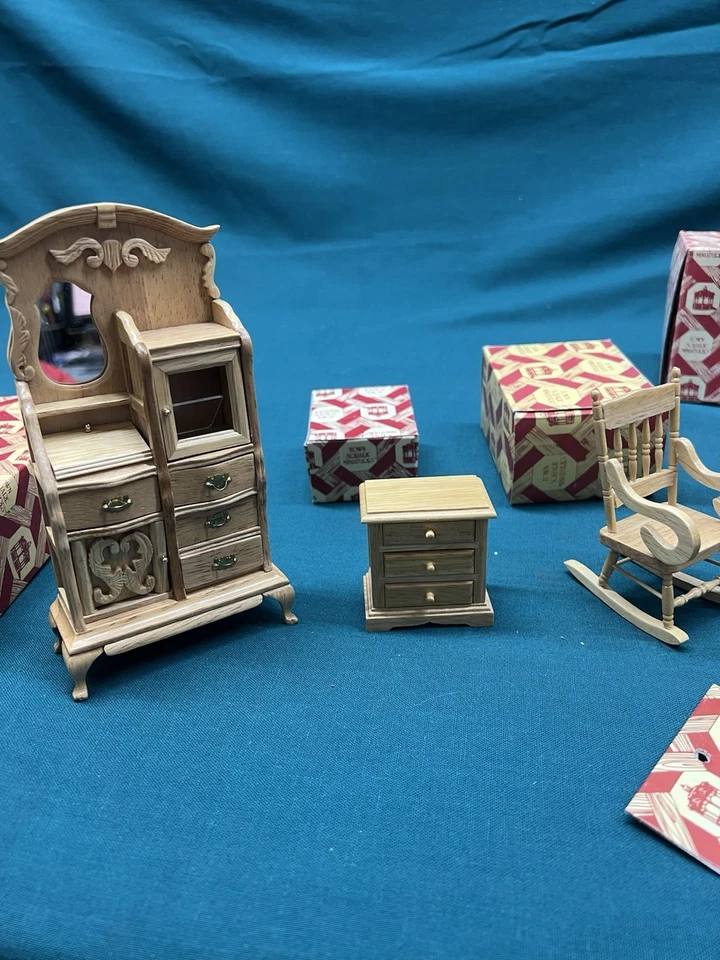 Лот из 13 винтажных миниатюр кукольных домиков мебель и аксессуары городская площадь - Изображение 3 из 4