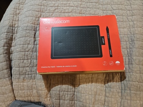 One by Wacom Creative Pióro Tablet do rysowania w kolorze czerwono-czarnym CTL-472/K1-AX Testowany - Zdjęcie 4 z 6