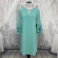 Vince Camuto Size 4 Green Keyhole Neck Shift Dress  3/4 Tiered Ruffle Sleeve B6