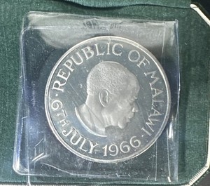 1966 Malawi One Crown Uncirculated Coin In Original Packaging 