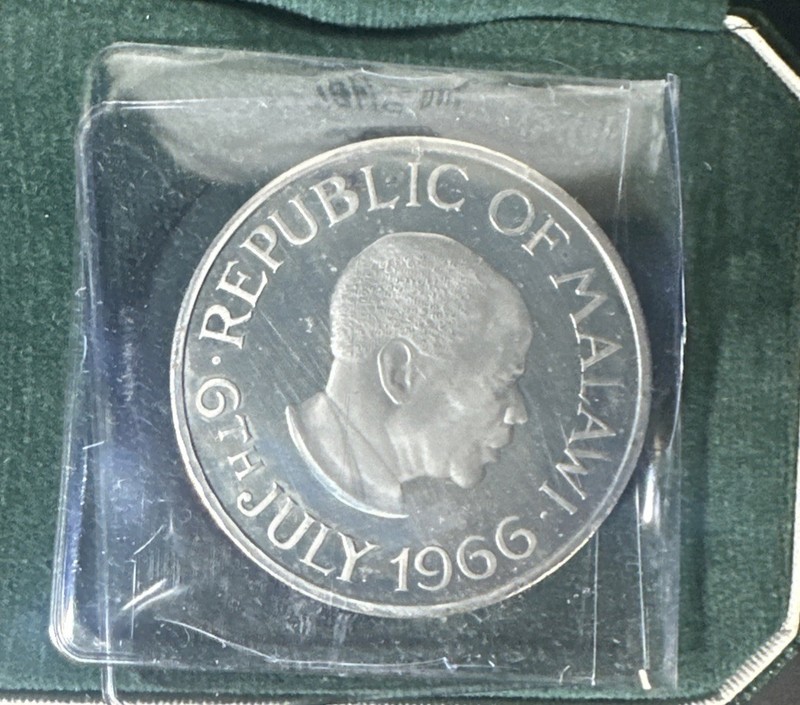 1966 Malawi One Crown Uncirculated Coin In Original Packaging 