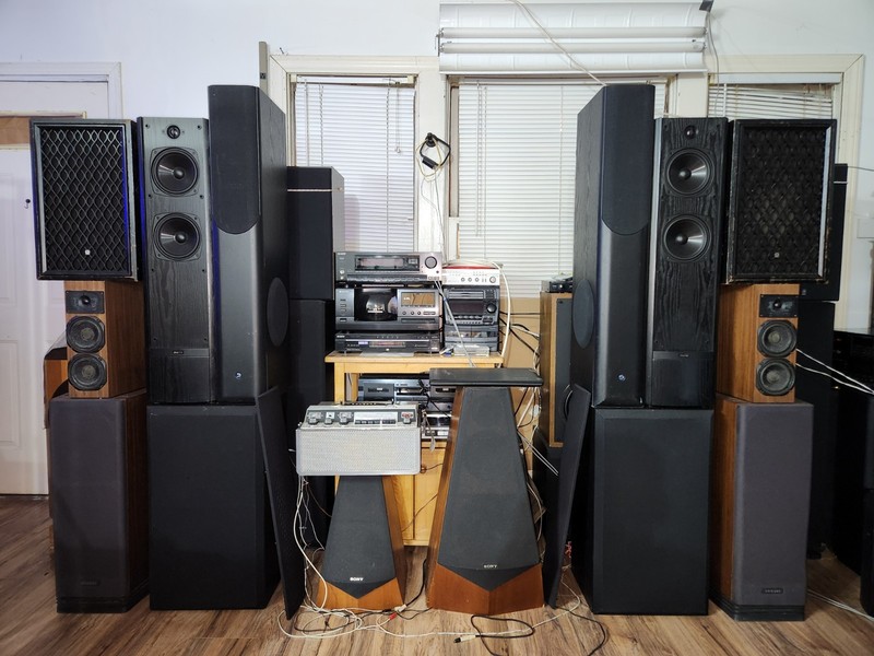 Boston Acoustics VR1 Floorstanding Speakers Good Power and Bass See Video