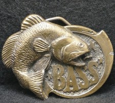 XB07134 REALLY NICE VINTAGE 1981 BASS FISH FISHING MENS BRASS BELT BUCKLE