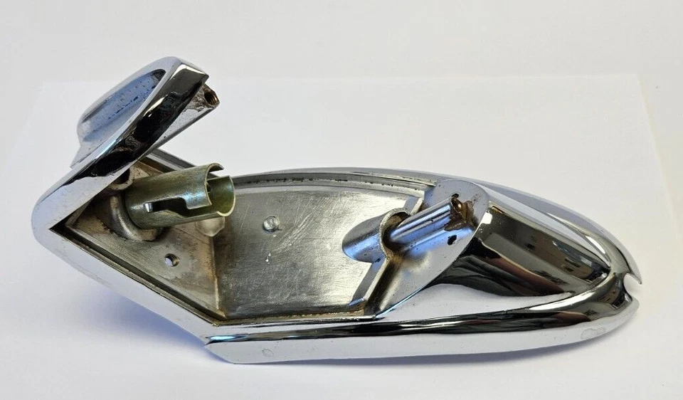 Desoto S-13 1949 luz trasera izquierda bisel carcasa 1300937 nuevo de stock Foto 3 de 4