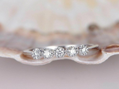Nuevo anillo de compromiso de cinco piedras circonita cúbica simulada de corte redondo de 2,10 quilates de oro blanco de 14 quilates - Imagen 2 de 7