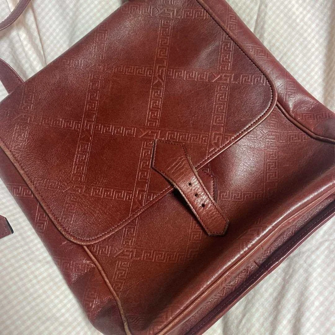 Yves Saint Laurent vintage bag Bordeaux fashionable second hand