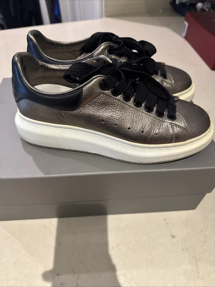 Zapatilla deportiva Alexander Mcqueen plataforma talla 9,5 Foto 2 de 4