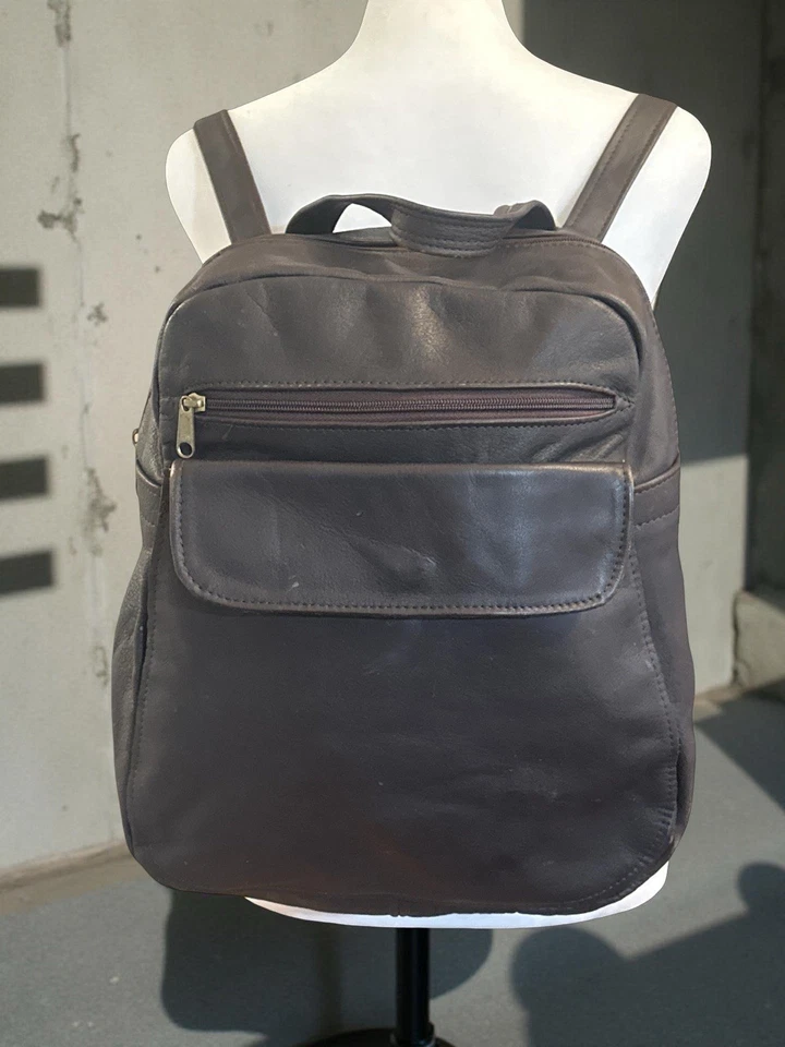 Mochila de cuero genuino suave marrón oscuro compartimentos con cremallera 12" x 14” sin marca Foto 4 de 4