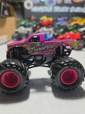 Monster Mashers  Little Miss Dangerous  On spin Master Detailed Chassis 1/64