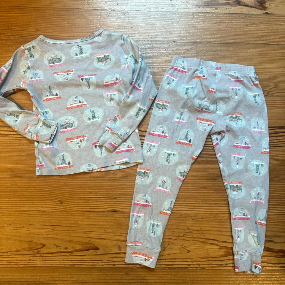 Carter's Gris Nueva York París Monumento Manga Larga Niño Pequeño Pijama Conjunto TALLA 4T Foto 4 de 4