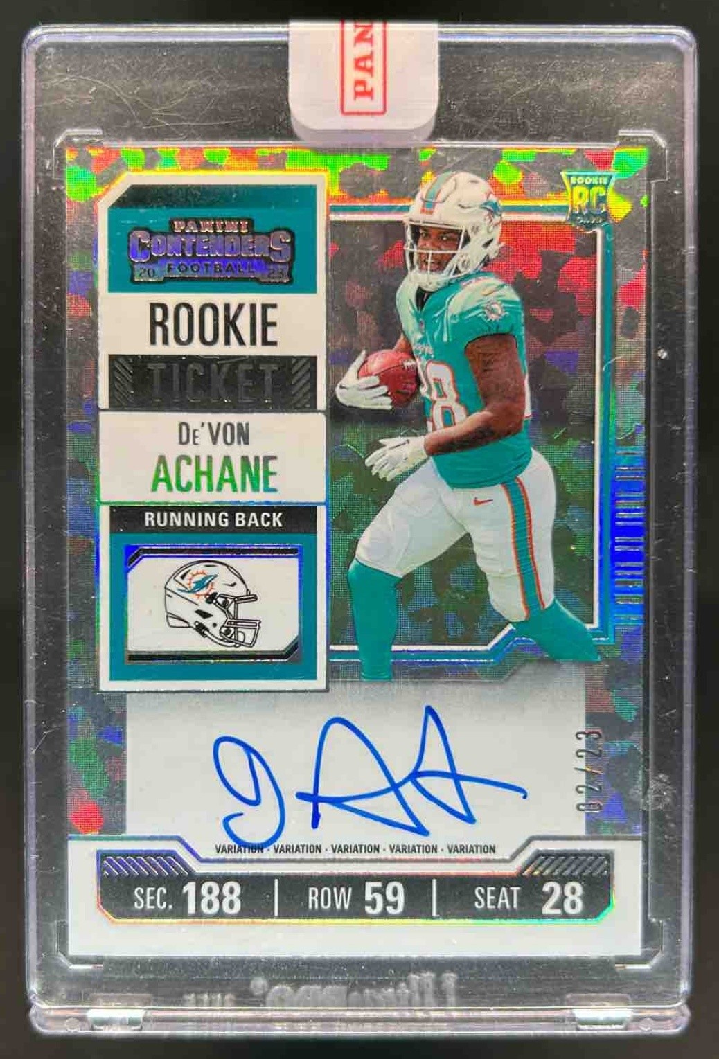 2023 Contenders De'Von Achane Variation Cracked Ice Ticket Auto RC #2/23