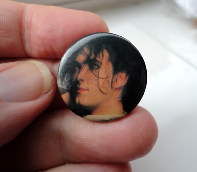 Pre-Owned Original Used The Cure Robert Smith Goth Button pin badge #3