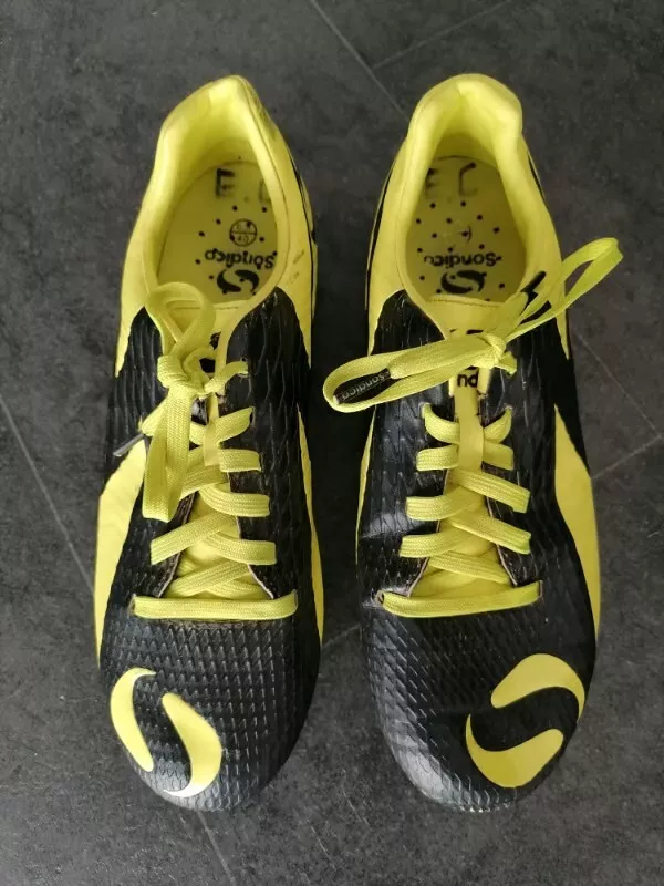Sondico football deals trainers