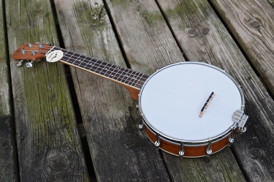 Banjo-Ukulele (Sounds like Banjo Plays like a Ukulele) Free Ship Canada - Image 3 of 4