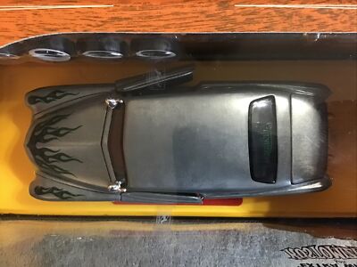 NEW 2004 Jada VON DUTCH GARAGE 1951 MERCURY COUPE 1:24 Die Cast w