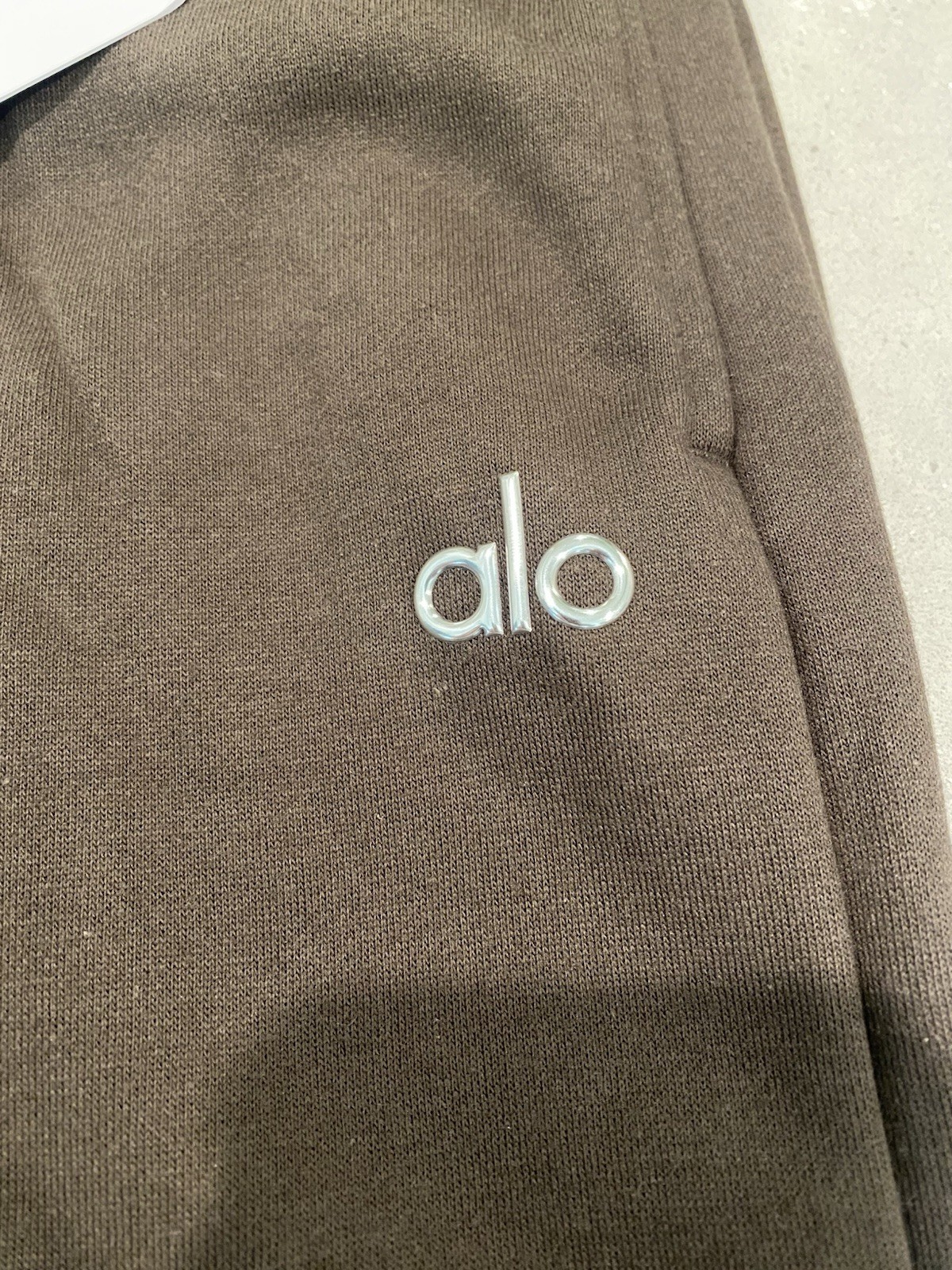 $138 Alo Yoga Accolade Straight Leg Sweatpant Men's M Espresso U5012RG ...