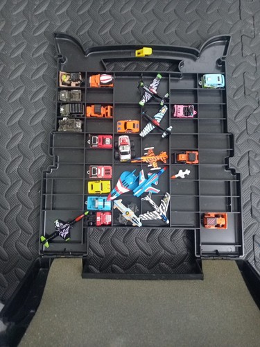Micro Machines 1980s Travel Storage Case Truck VGC Inc, 26 Diecast Vehicles - Picture 2 of 2