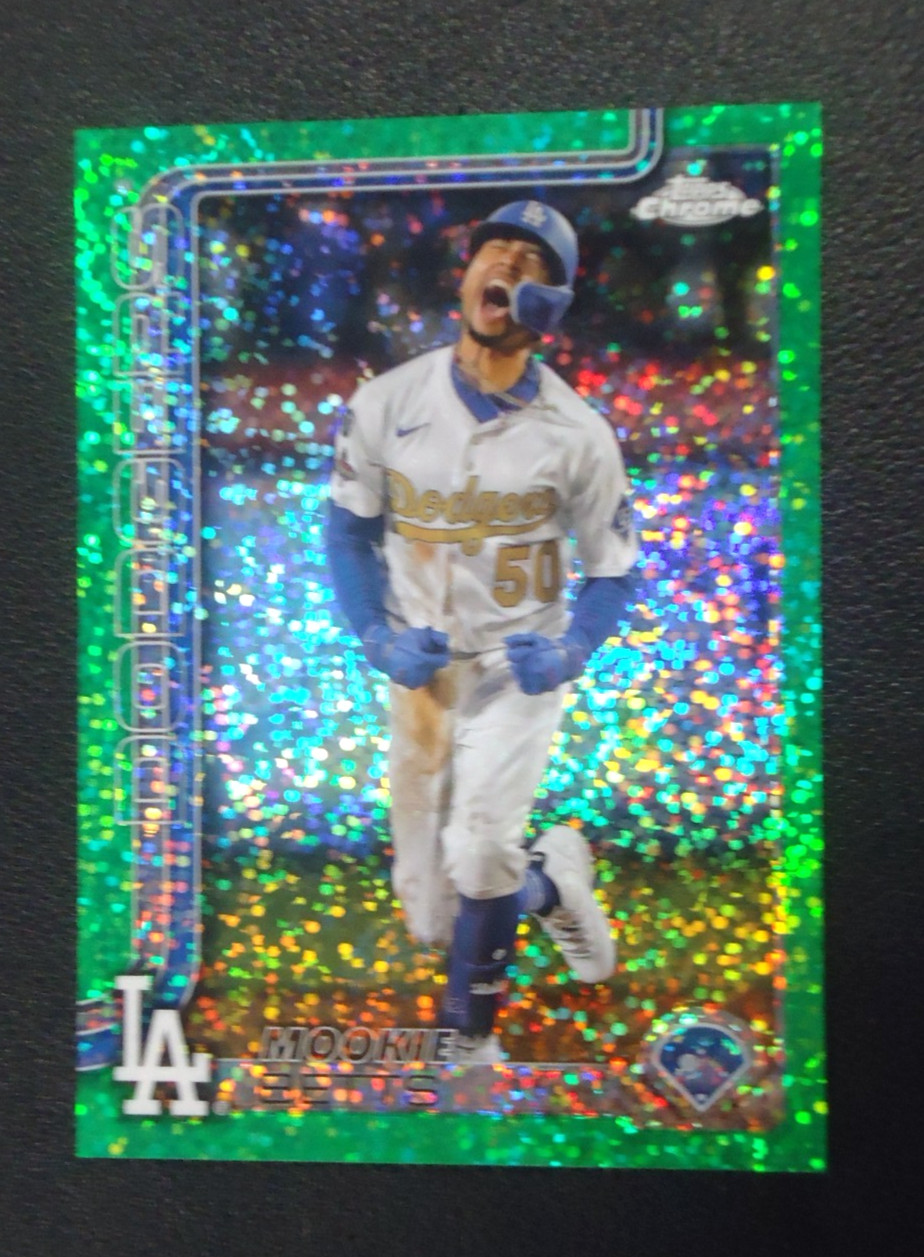 Mookie Betts 2025 TOPPS CHROME GREEN SPECKLE 84/99 Card #50