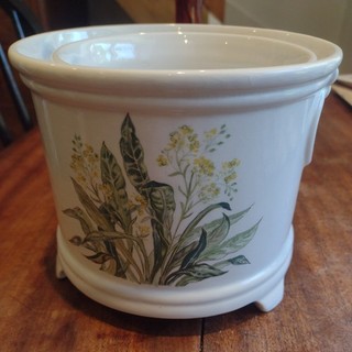 Vintage Plant Pot Planter Cachepot two matching 13 cm & 11 cm tall floral.