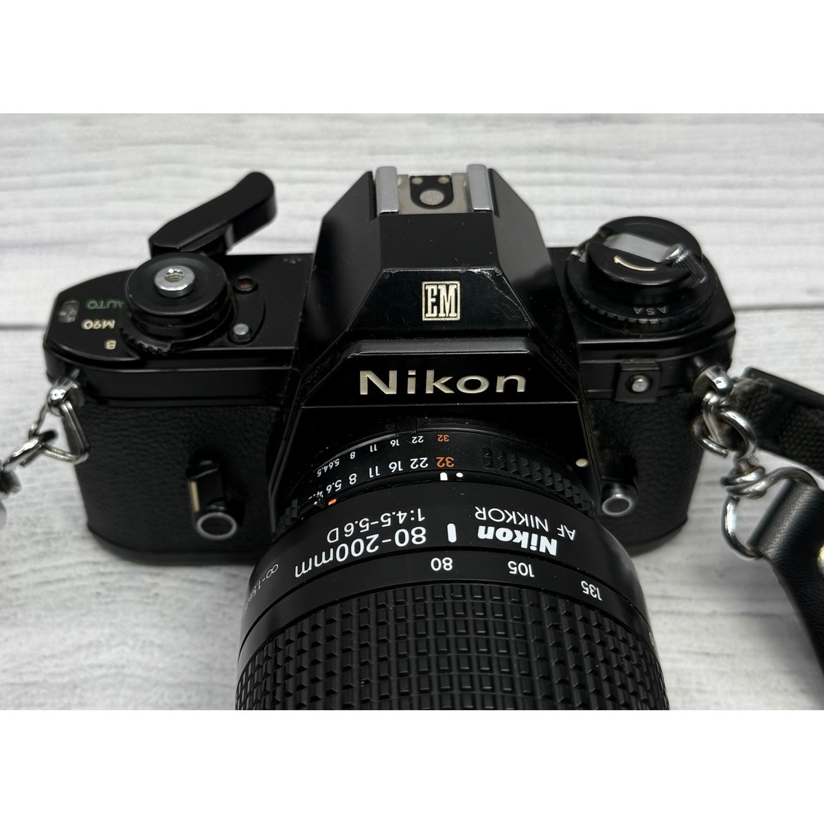 美品◽️Nikon EM 一眼レフカメラ レンズ付き NIKKOR 35-80mm Nikon EM 35mm Film Camera with AF Nikkor 80-200mm Lens Vintage For