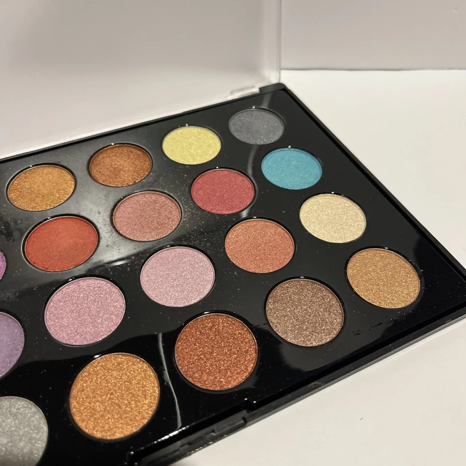 Be A Bombshell Cosmetics 24 Shades Glitter Eye Shadow Palette. - Image 2 of 3