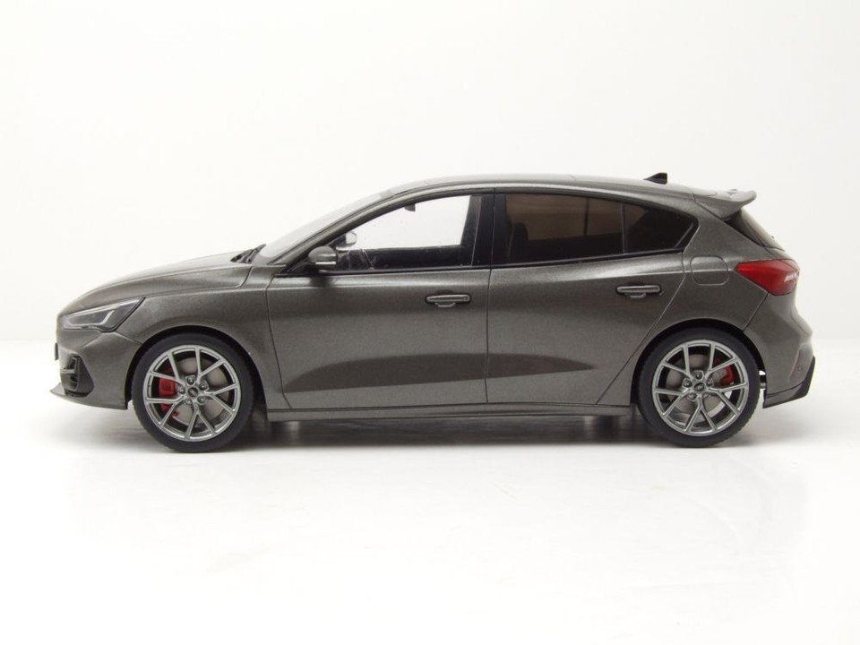 Ford Focus ST 2022 grau metallic Modellauto 118 MCG eBay