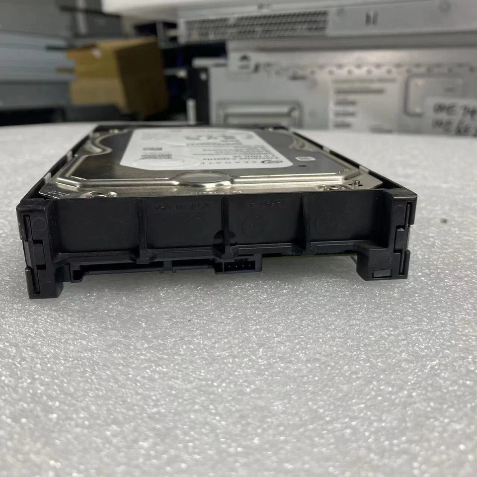 EMC  403-0114-01 4TB 7.2K 3.5" SATA HDD Isilon - Image 2 of 4