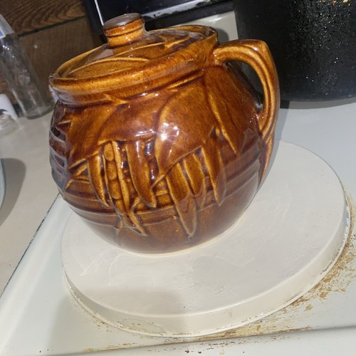 Vintage Mccoy Bean Pot cookie jar,crock w/lid 1940's